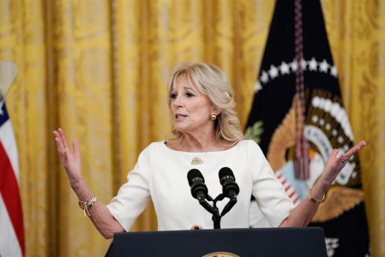 La primera dama de Estados Unidos, Jill Biden, dio positivo al COVID-19