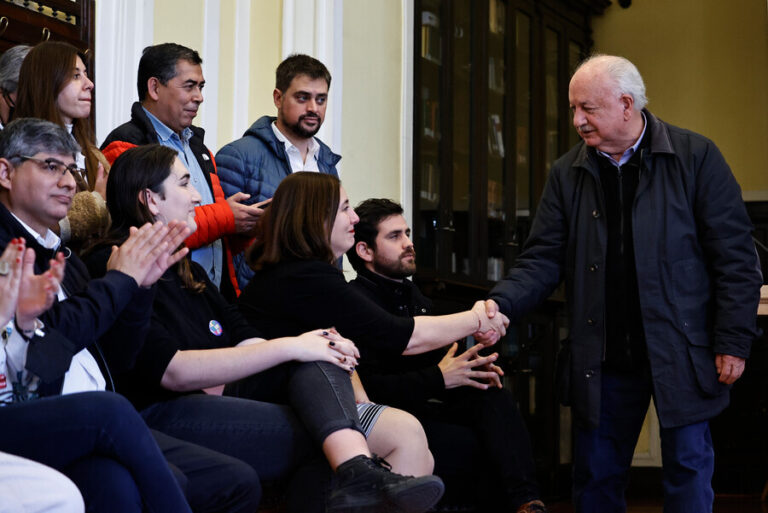 Estos son los 5 puntos del acuerdo oficialista para reformar la eventual nueva Constitución