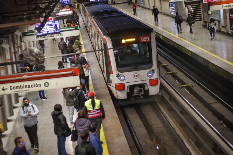 Gobierno confirma gratuidad en el Metro, EFE, Merval y Biotren para el día del plebiscito