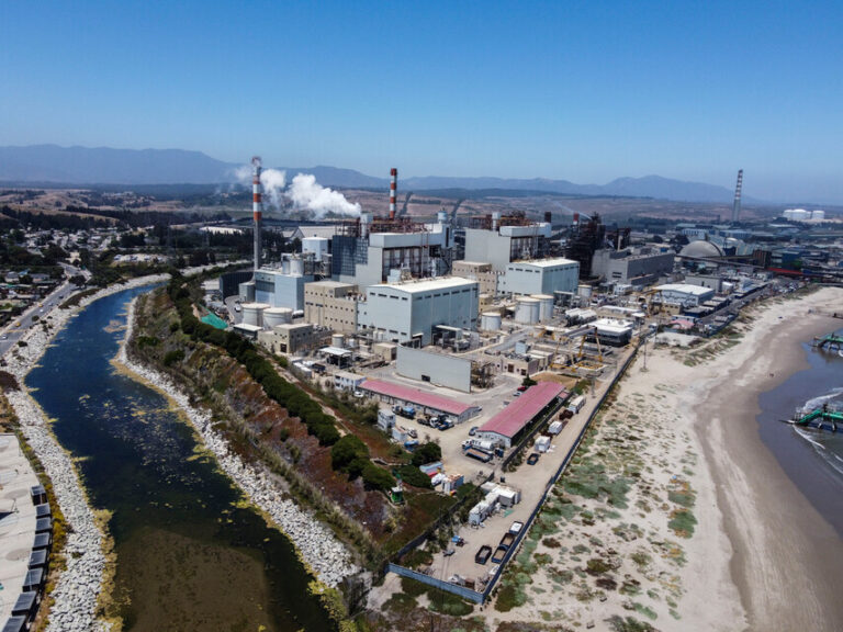Ministro Huepe señaló que cierre de termoeléctricas en Chile no será 