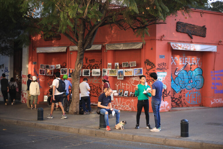 Anuncian plan de recuperación de fachadas, seguridad y comercio protegido para barrios de Santiago