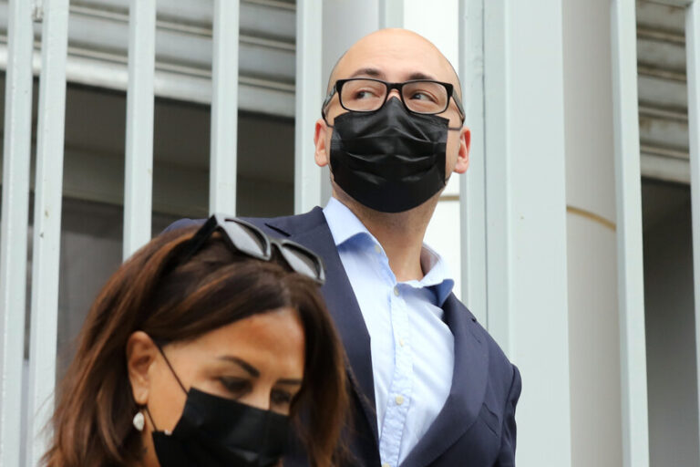 Bancos cierran cuentas de Nicolás López tras condena por abuso sexual
