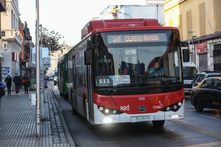 Cámara respalda proyecto de resolución que garantiza transporte gratuito para el plebiscito de salida