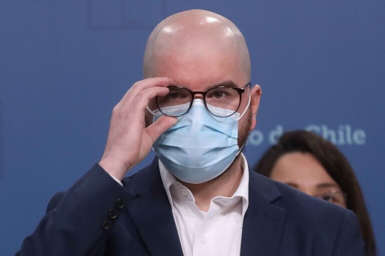 Piden que Contraloría se pronuncie por liderazgo de Jackson en la recepción de reformas para la eventual nueva Constitución