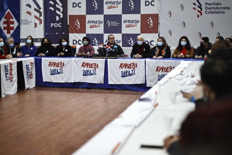 Directiva de la DC lanza comando por el Apruebo: 