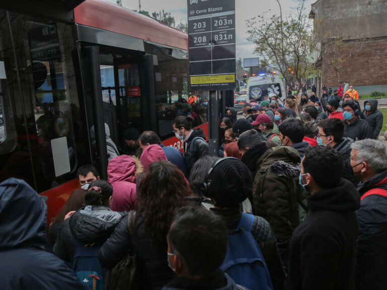 Metro ofrece justificativo para pasajeros afectados por problemas en Línea 2