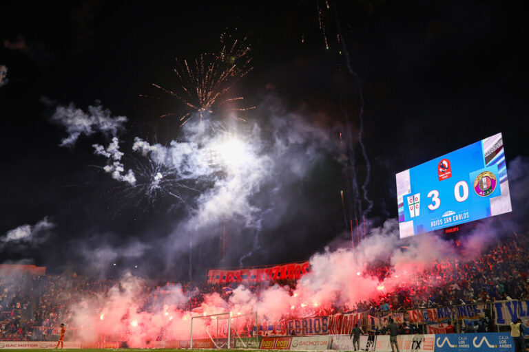 Cruzados tras incidentes en San Carlos: 