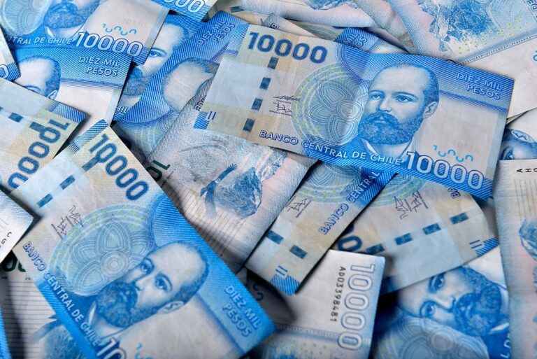 Comienza a regir el sueldo mínimo de $400 mil: Estos son los beneficios estatales que también tienen reajuste