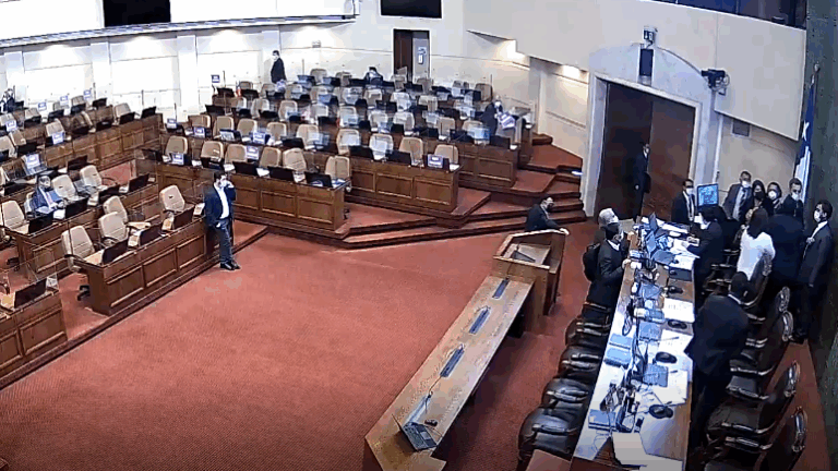 Cámara liberó imágenes: Así fueron las agresiones del diputado De La Carrera