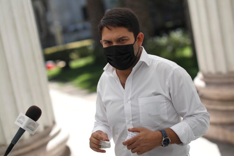 César Valenzuela: 
