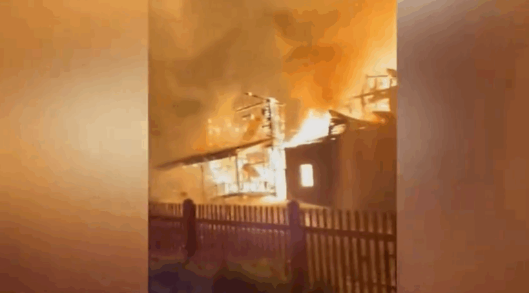 Encapuchados quemaron tradicional molino en Contulmo: Ataque dejó tres personas lesionadas