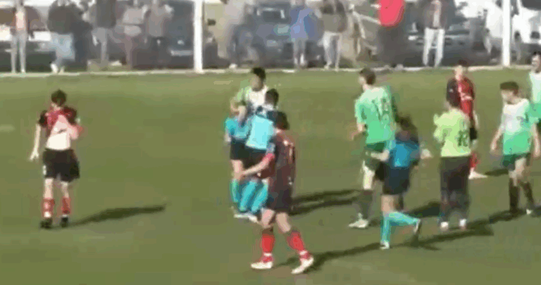 Registran violenta agresión contra árbitra en un duelo por la tercera división de Argentina