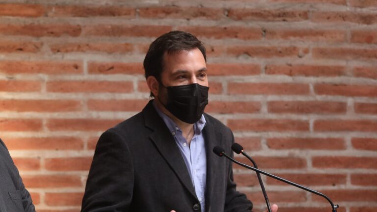 Comisión Chilena de DD.HH. solicitó renuncia de Francisco Leturia tras publicación en Twitter