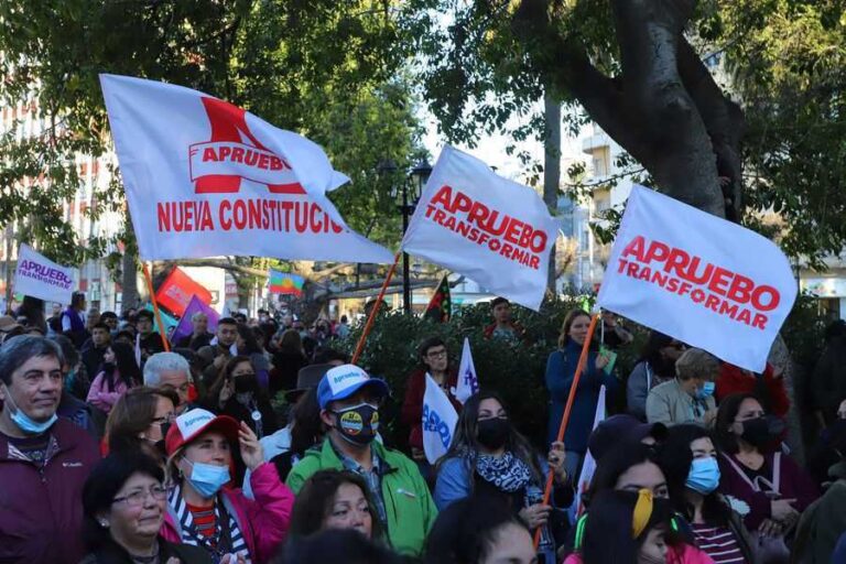 Condenan transversalmente performance con bandera chilena y anuncian acciones legales sobre lo sucedido