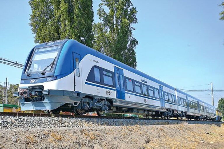 Pdte. Boric presenta proyecto de Tren Valparaíso-Santiago con nuevo tramo por La Calera: Sería inaugurado en 2030