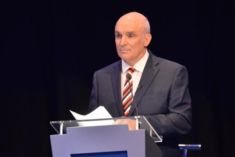 Diputado argentino generó polémica al proponer controlar la natalidad para reducir la pobreza