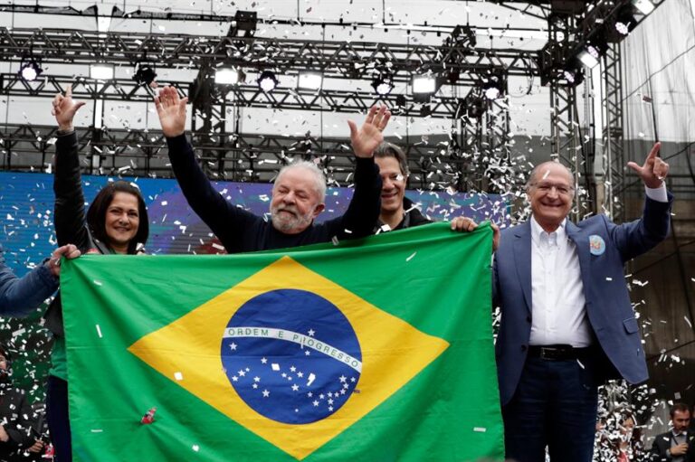 Lula afirma que Brasil está 
