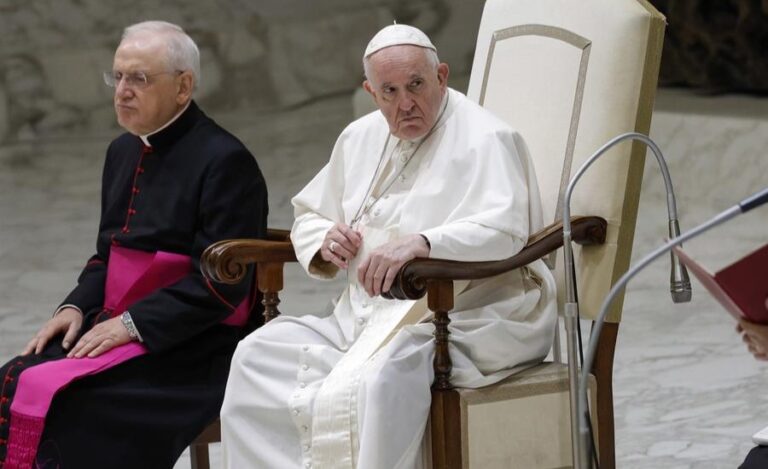 Papa Francisco advierte que pretender la eterna juventud 