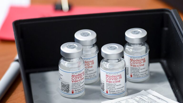 Moderna busca la autorización de la vacuna de refuerzo contra el coronavirus