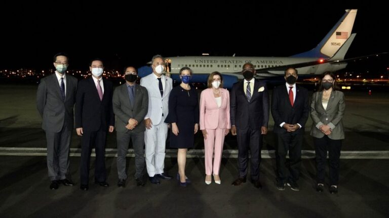 Raúl Sohr y el viaje de Nancy Pelosi: 