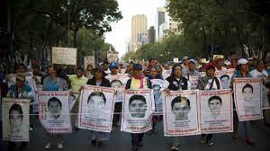 México: Padres de los 43 estudiantes de Ayotzinapa desaparecidos valoran arresto de Jesús Murillo Karam