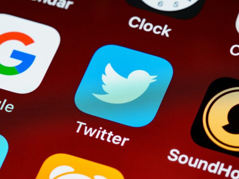Usuarios reportan caída intermitente de Twitter