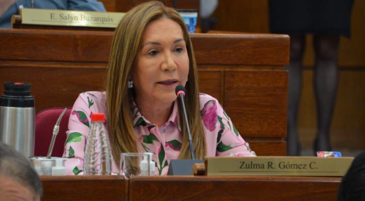 Encuentran muerta a senadora paraguaya en la orilla de un lago