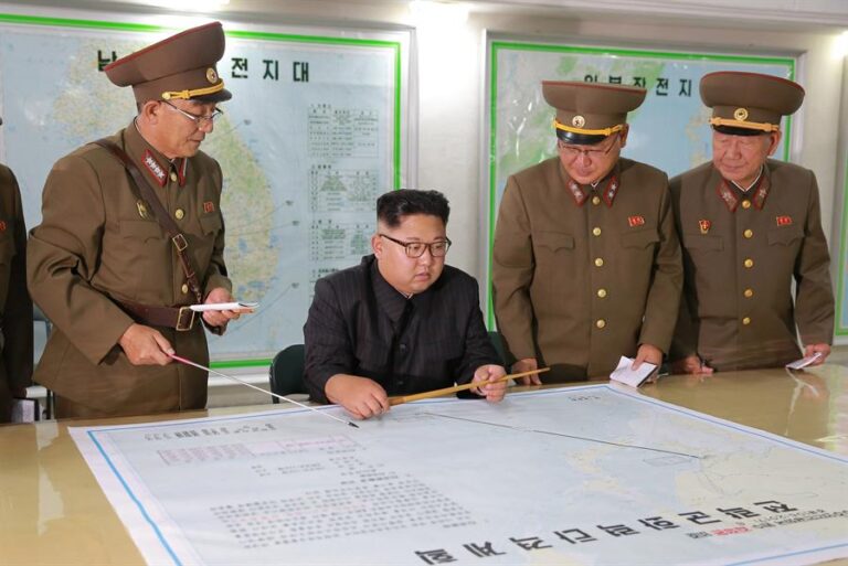 Norcorea lanza dos misiles balísticos al mar previo a la visita de Kamala Harris a Corea del Sur