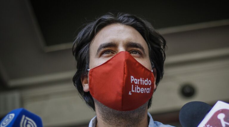 Mirosevic a favor de una comisión de expertos que acompañe nueva Convención: 