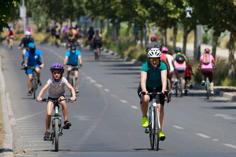 Gobierno llama a preferir el transporte público o medios 