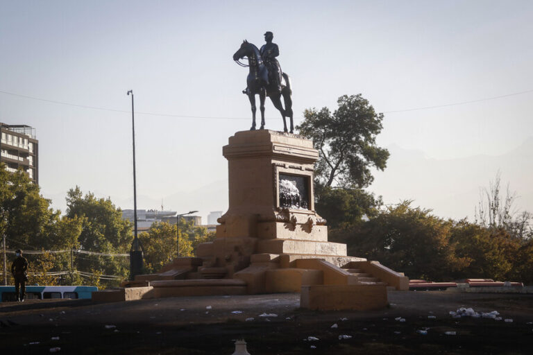 Luego de ser retirada de Plaza Italia: Estatua del Gral. Baquedano fue instalada en el Museo Histórico y Militar