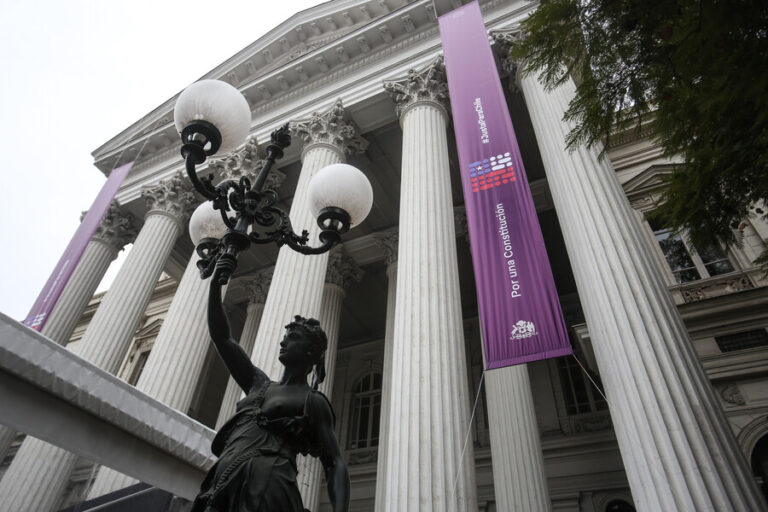 Al menos 10 asesores de la Convención trabajan actualmente en el Gobierno