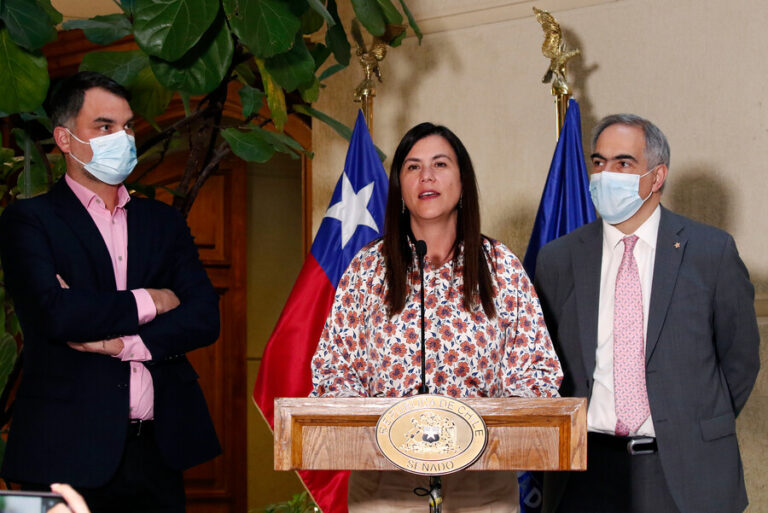 Congreso bicameral, protección del derecho a la vida y más: Chile Vamos lanza propuesta para continuar proceso constituyente