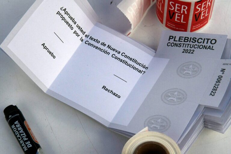 ¿Cómo doblar el voto del plebiscito de salida?