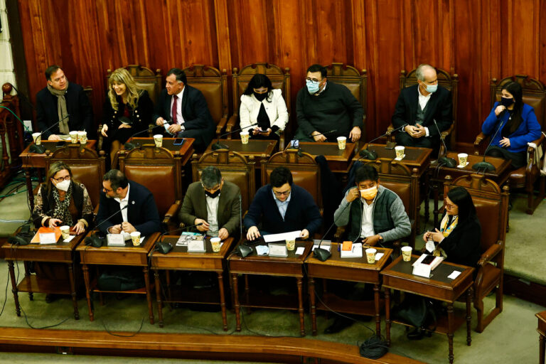 Avances del proceso constituyente: Parlamentarios acuerdan 5 puntos básicos y Chile Vamos establece límites