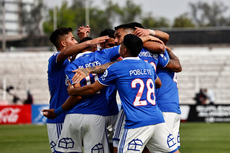 La U volvió a los abrazos ante Palestino y respira en medio de la lucha por no descender