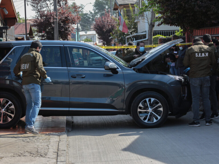 Abren sumario por incidente protagonizado por conductor de Raúl Soto: Denunció un portonazo, pero cámaras lo desmentirían