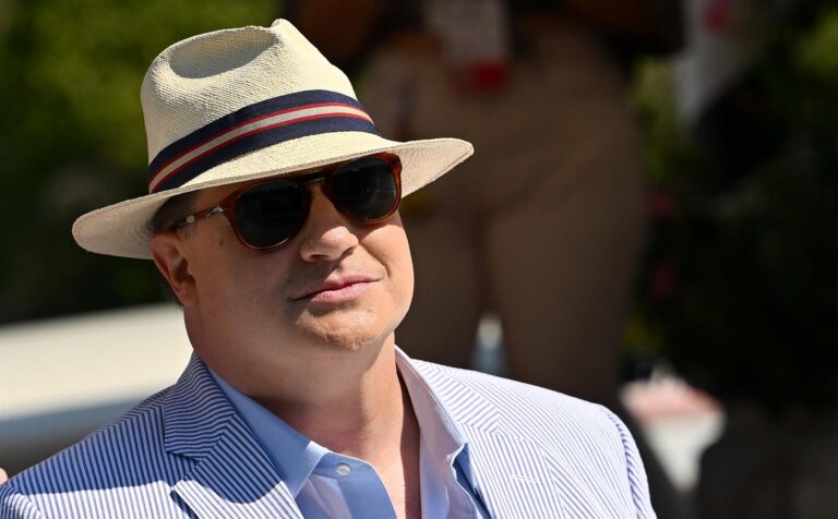 Brendan Fraser reaparece con notorio sobrepeso en Festival de Venecia por película The Whale