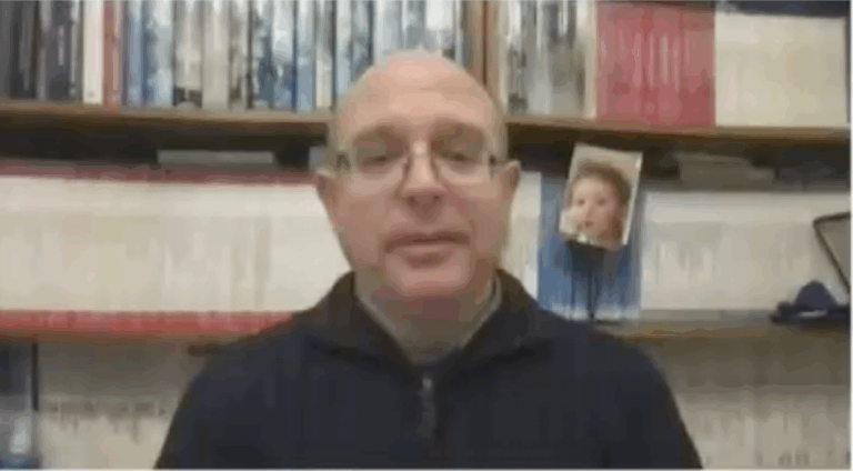 Académico UAI por funeral de Isabel II: 