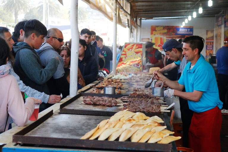 Guía de las fondas gratuitas en la Región Metropolitana para estas Fiestas Patrias
