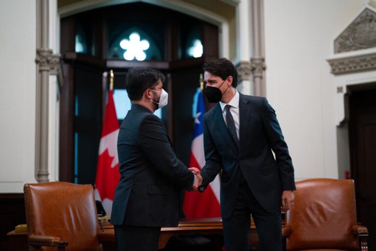 Justin Trudeau expresó a presidente Boric su apoyo para que ratifique el TPP11