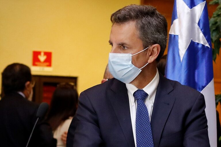 Servel aclara “suplantación de identidad” denunciada por De la Carrera: “Hubo dos errores de firma en el padrón”