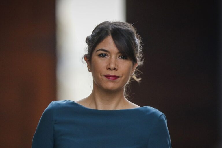 Caso Motorola: Martorell declara como imputada por presunta corrupción en licitación de cámaras para Carabineros