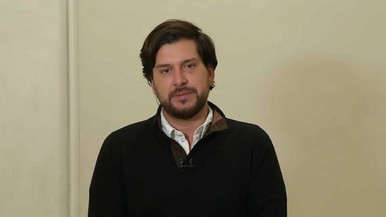 Simón Boric está en observación tras ser agredido: Universidad de Chile se hará parte de las acciones penales