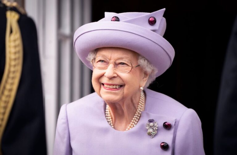 Familia Real confirma la muerte de la reina Isabel II