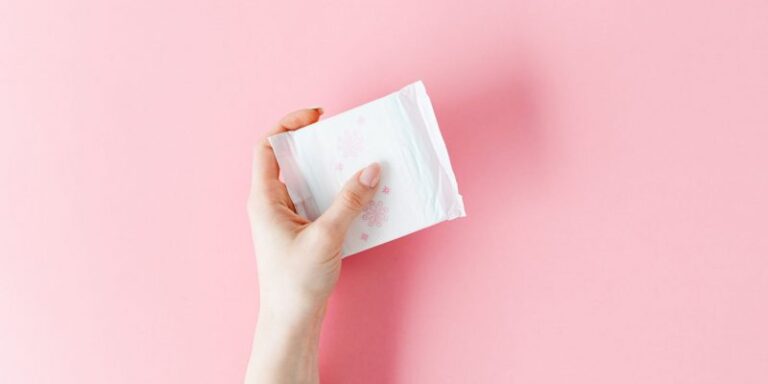 Ciclo menstrual: Vacunarse contra el COVID-19 durante la ovulación evitaría posibles alteraciones menstruales