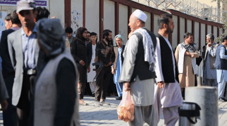 Atentado suicida con bomba en centro educativo de Kabul dejó al menos 23 muertos