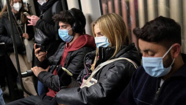 EE.UU. advierte sobre un posible rebrote de COVID-19 en las fiestas de fin de año: 