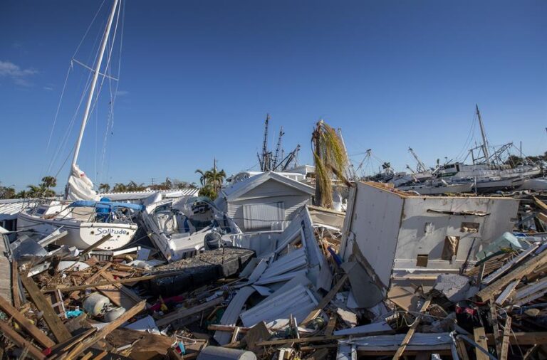 Florida reportó 72 muertos por huracán Ian mientras avanza la restauración de energía