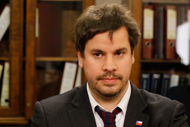 Bellolio y crisis migratoria: 